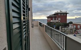 Zona residenziale, appartamento incantevole vista mare